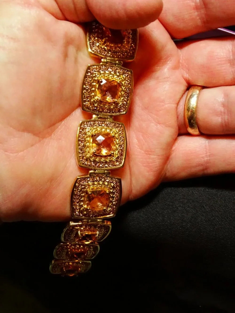 Suzanne Somers Beautiful Amber and Gold 7